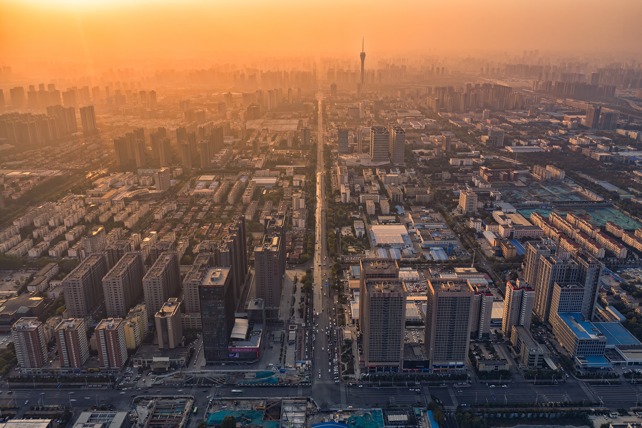 亚洲中国河南省郑州市区城市风光航拍视角