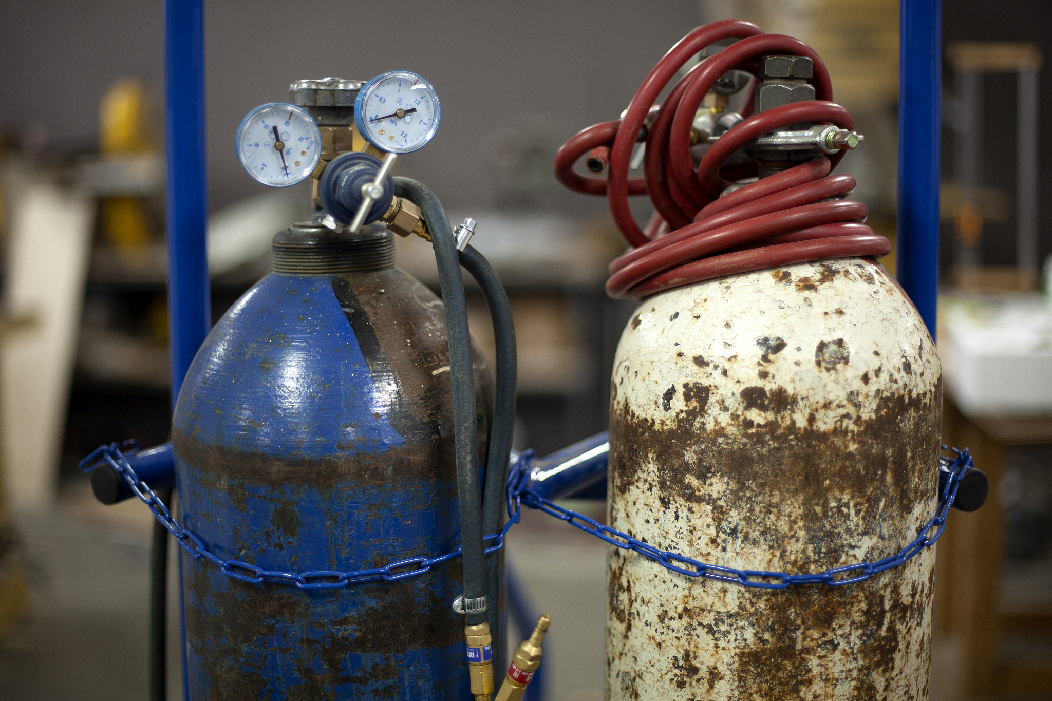 为什么氧气瓶比乙炔瓶长