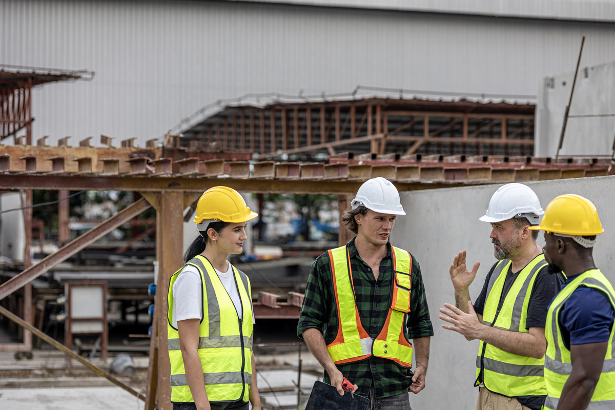 建设工程实际施工人员：谁在工地上忙碌？