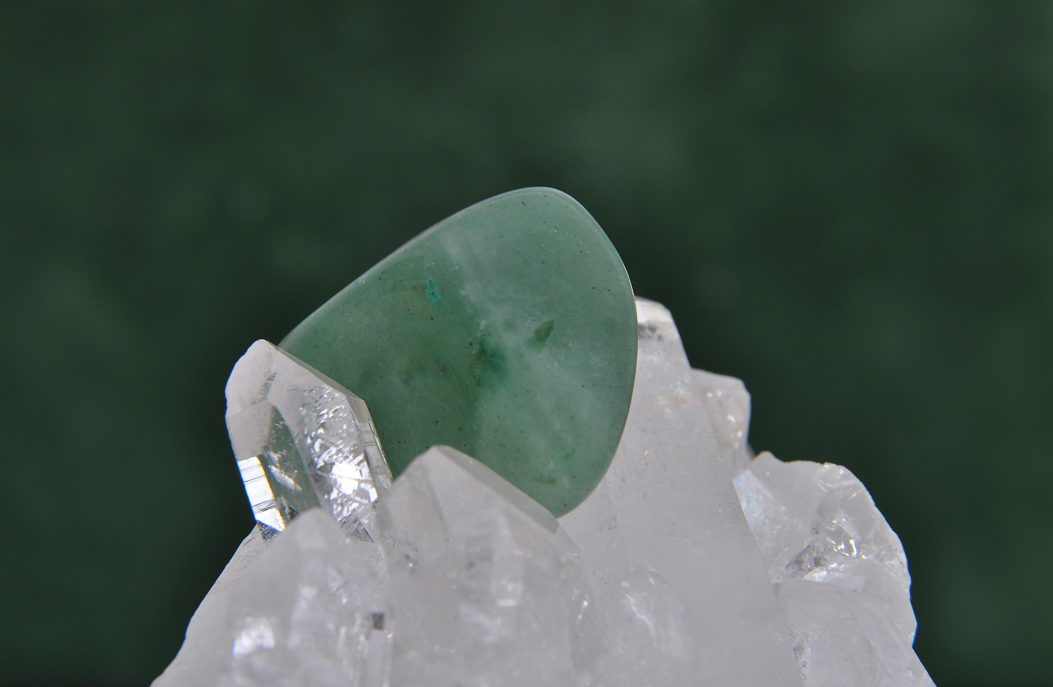 aventurin on rock crystal