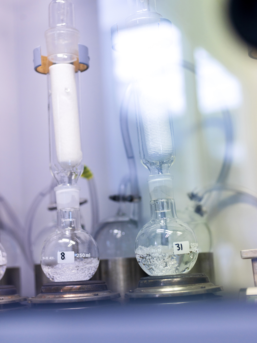 纯氨气引燃需要多少比例乙醇？科研探究