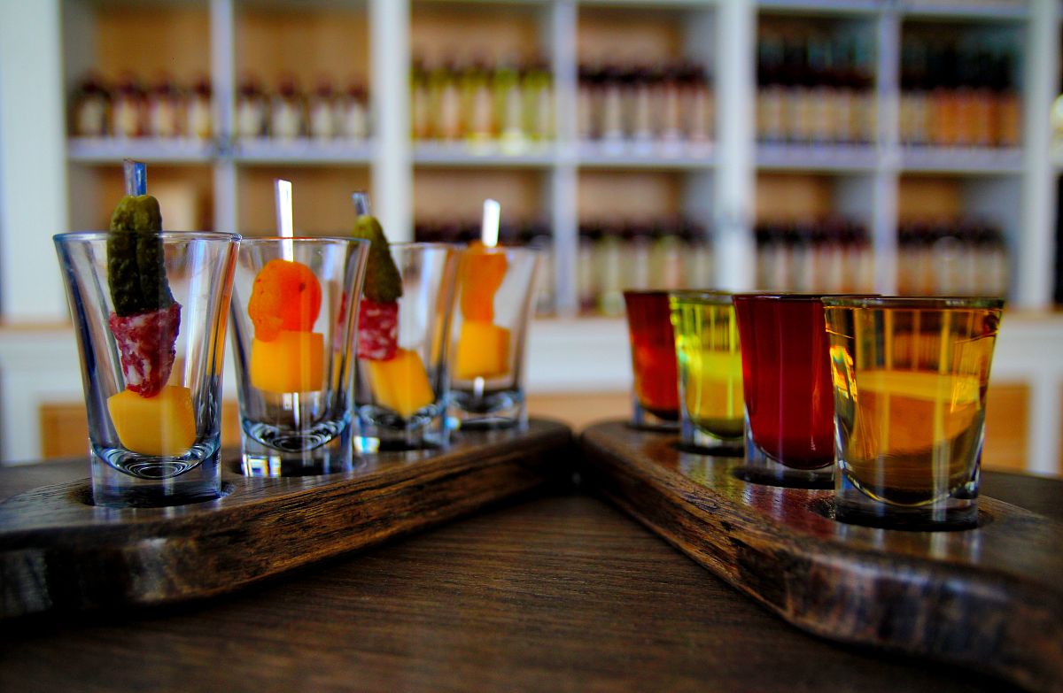 为校园零食铺系统写一份需求分析