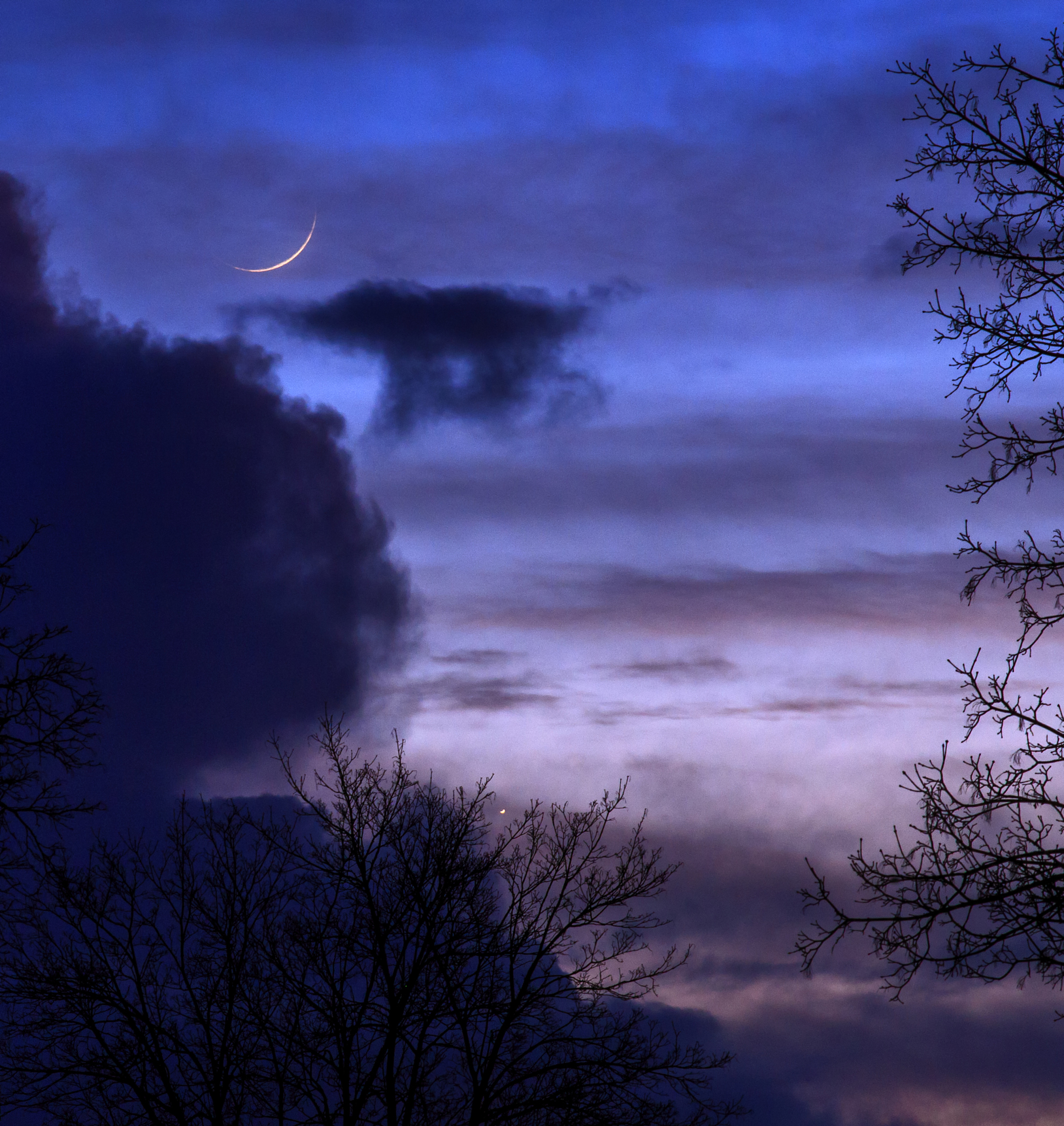 无无声处听惊雷下一句是什么？寂静黑夜的惊心动魄