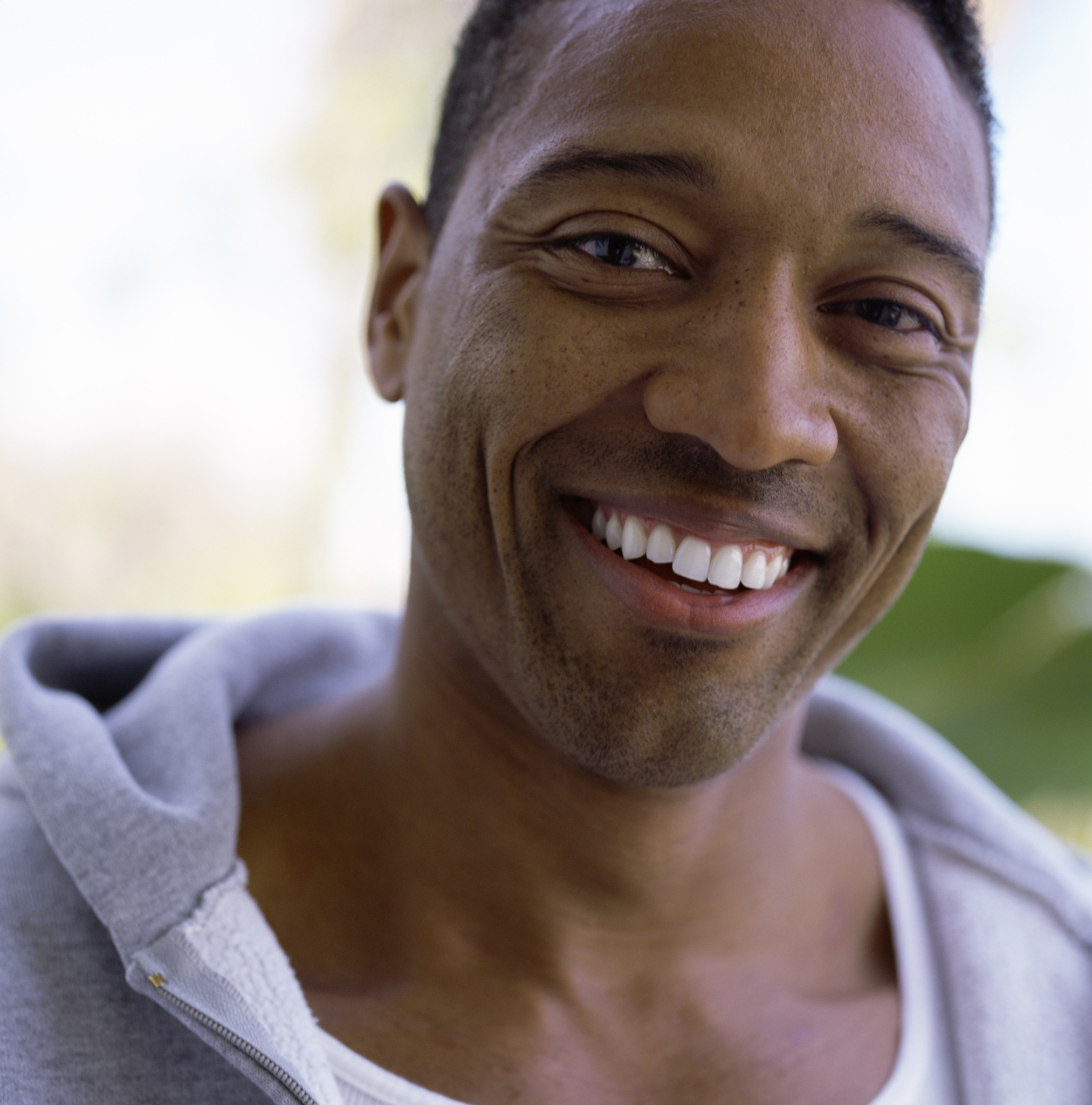 微笑需要更少的肌肉