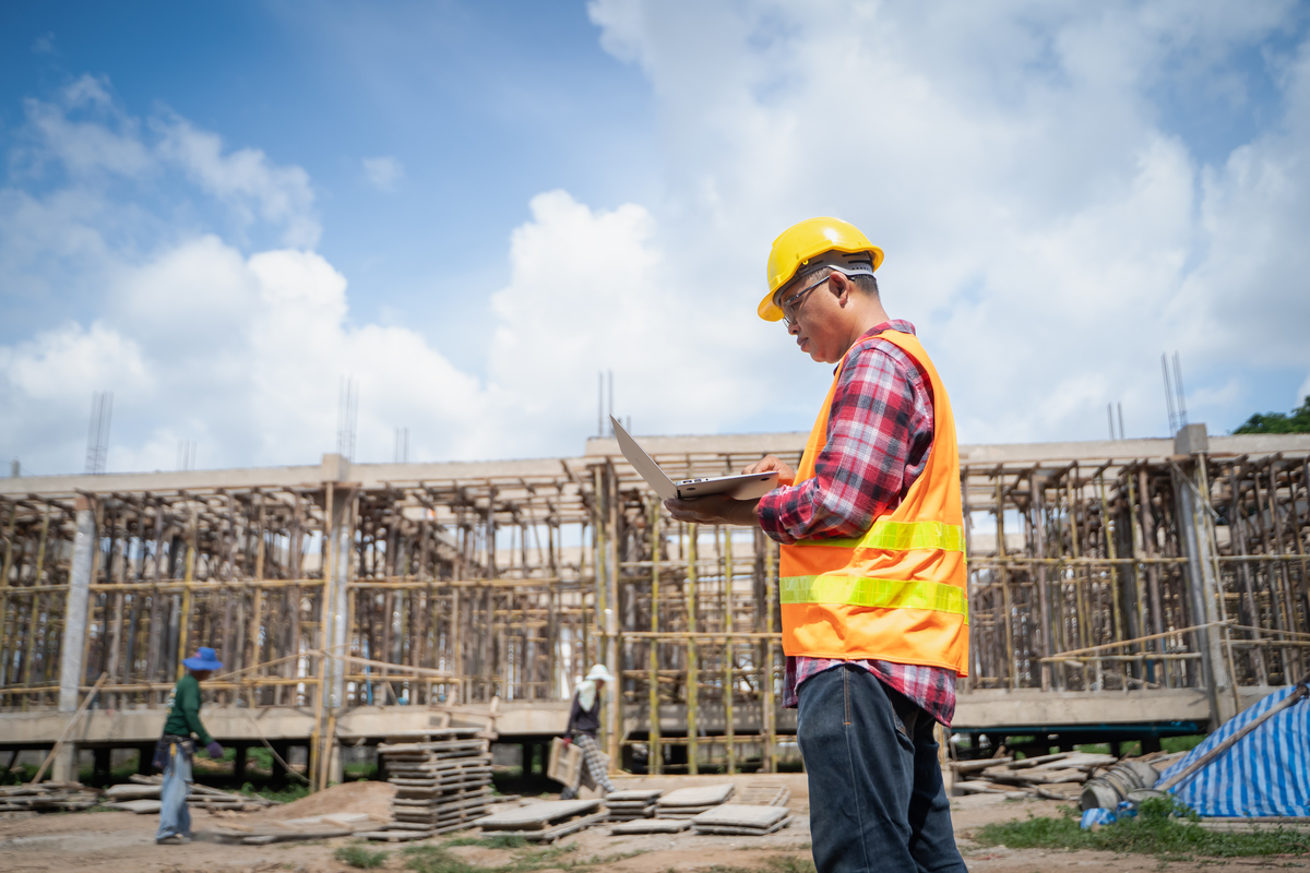 盖一个房子需要哪些人员他们分别负责哪些东西哪些属于技术人员