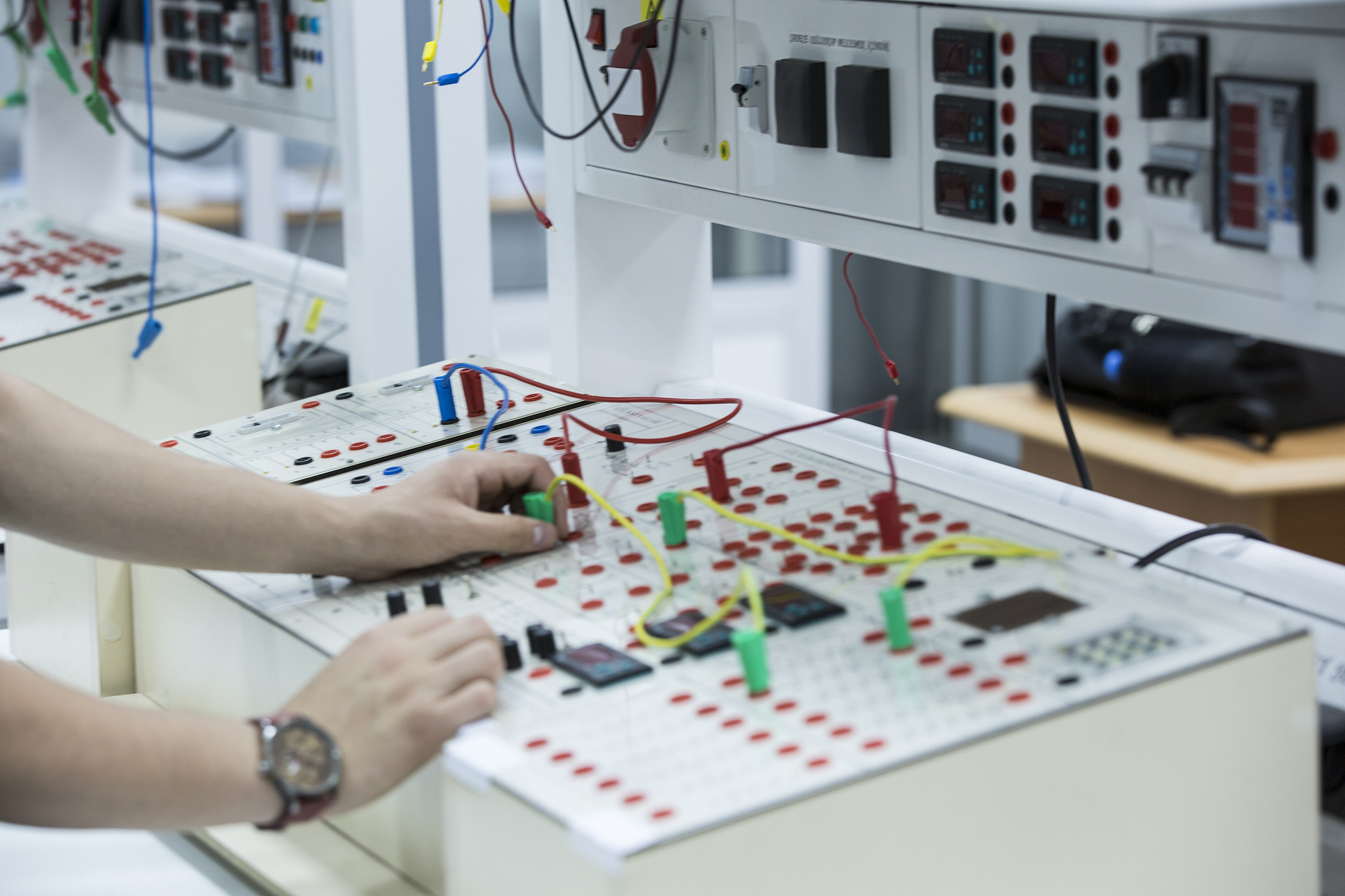 陕西通信技师学院的电子装配介绍学习哪些课程