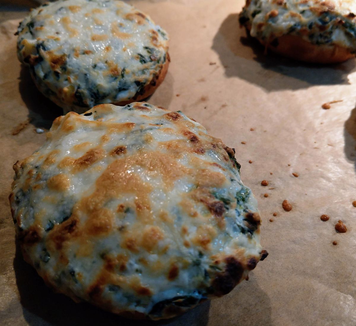 闻到炸海蛎饼香味，忍不住问大叔：是你做的吗？