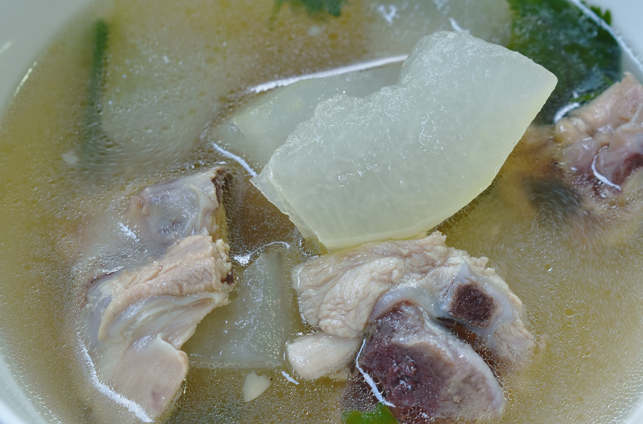 请帮我写1篇650字博客文章主题是：冬瓜薏米排骨汤