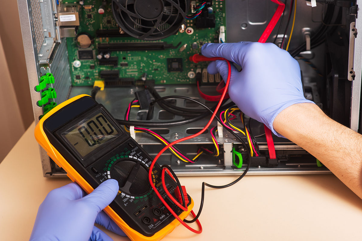 PC24v主电源接反开机会损坏硬盘吗帮我用200字详细描述