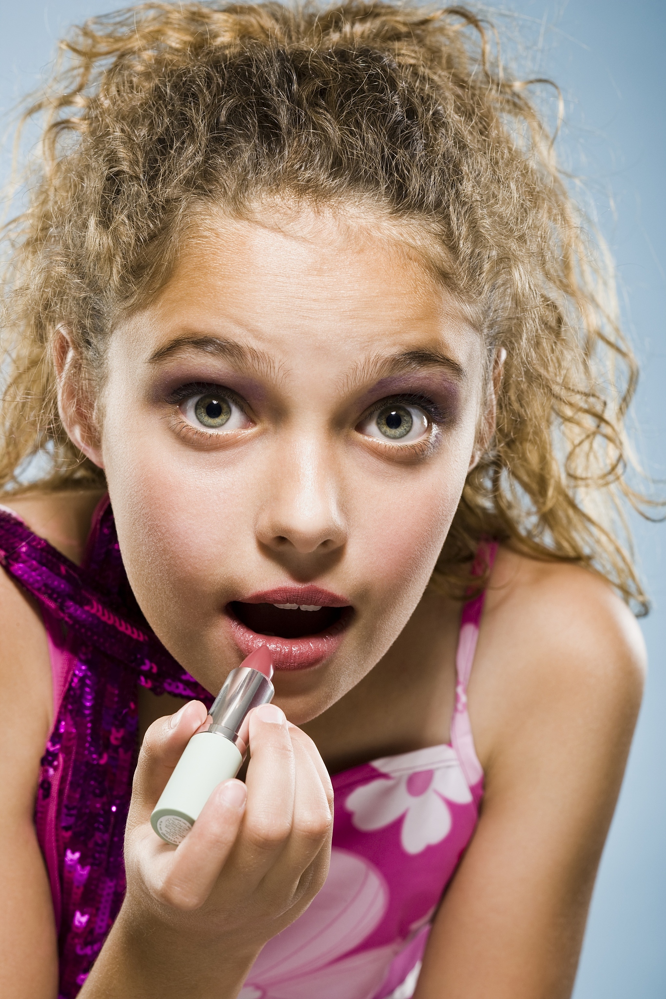 11岁女孩能化淡妆吗？家长必看！