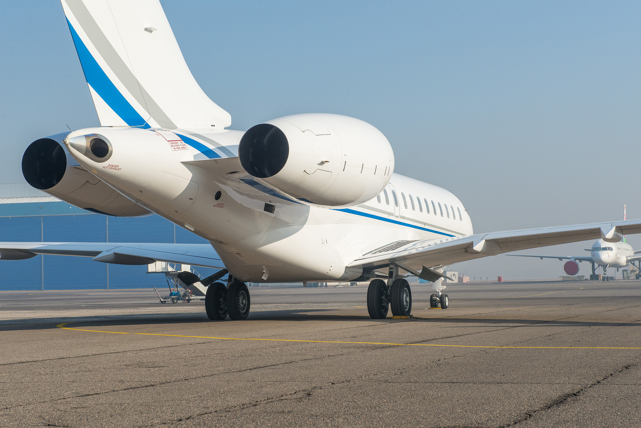 贵阳航空学校飞行员实习工资多少钱