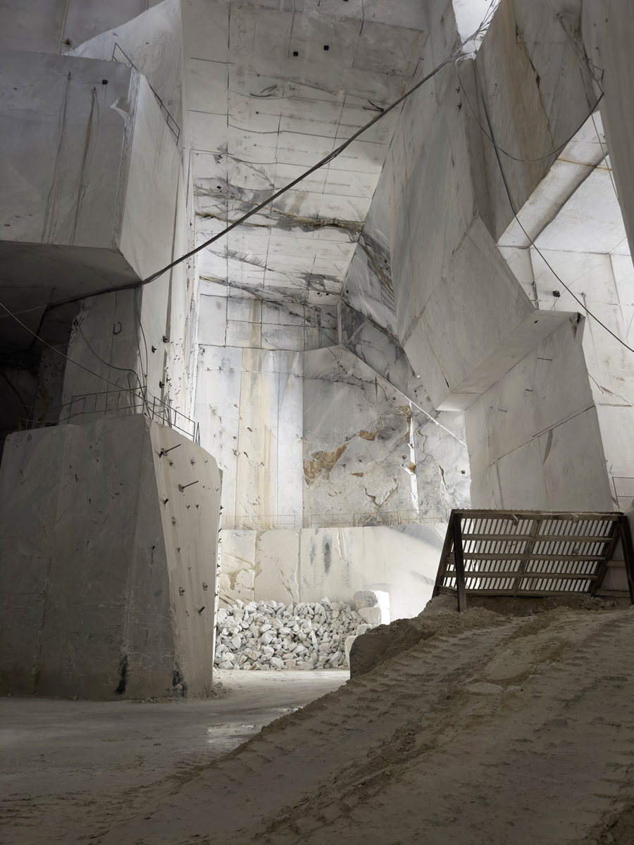 请说明自贡盐井分布散乱