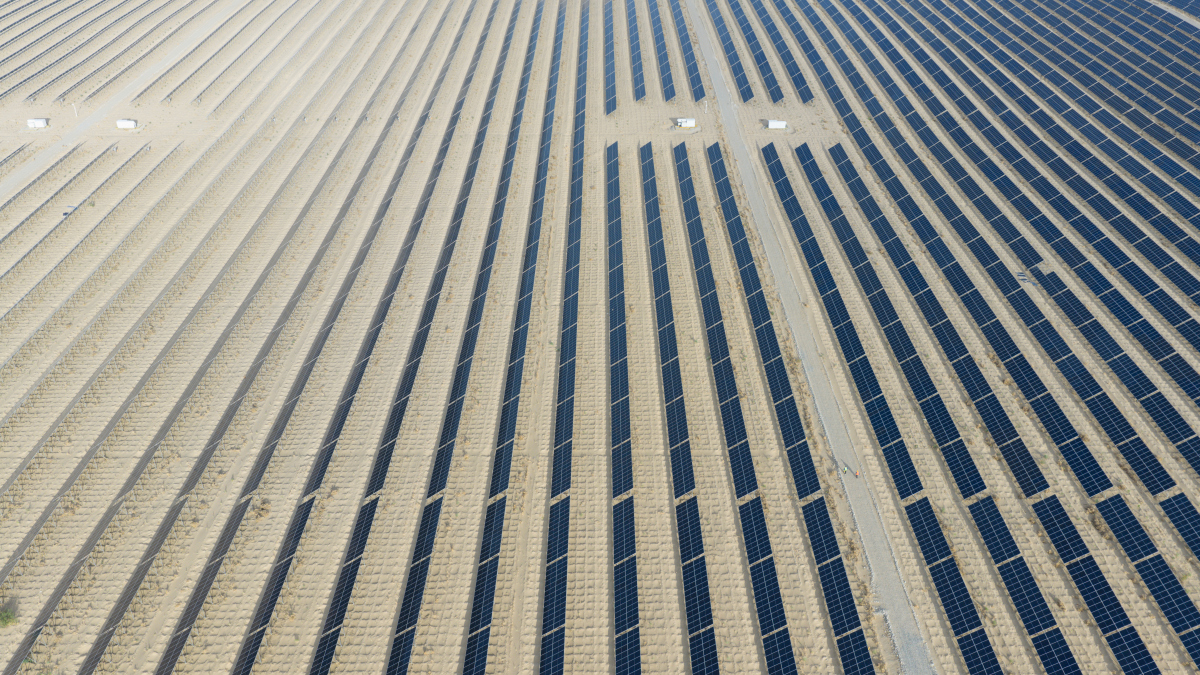 常温超导体出现根据上面的提醒传作几个文章标题要劲爆