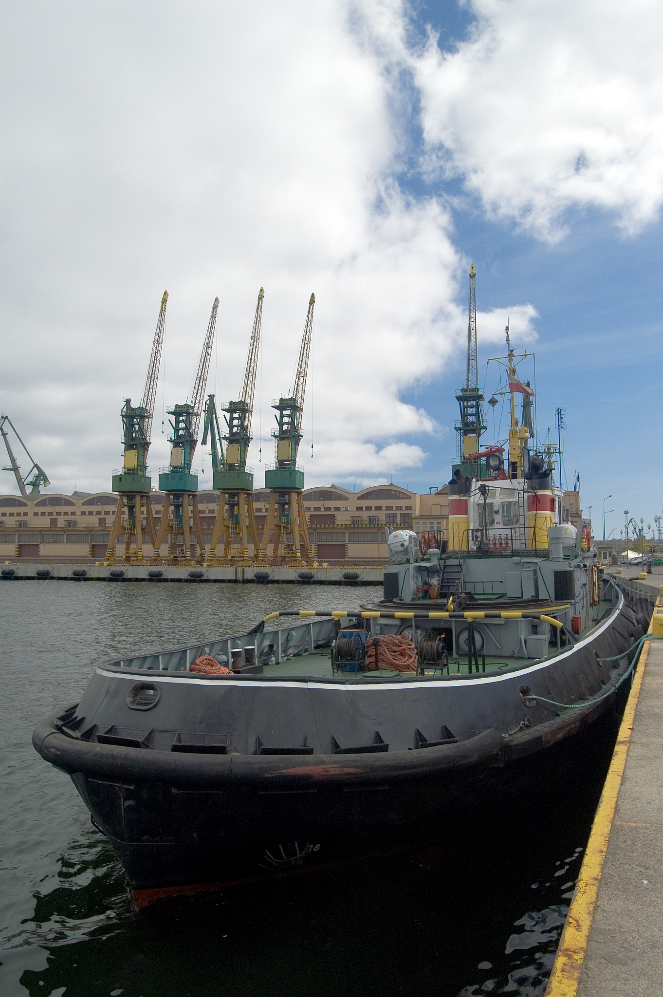 tugboat (3)