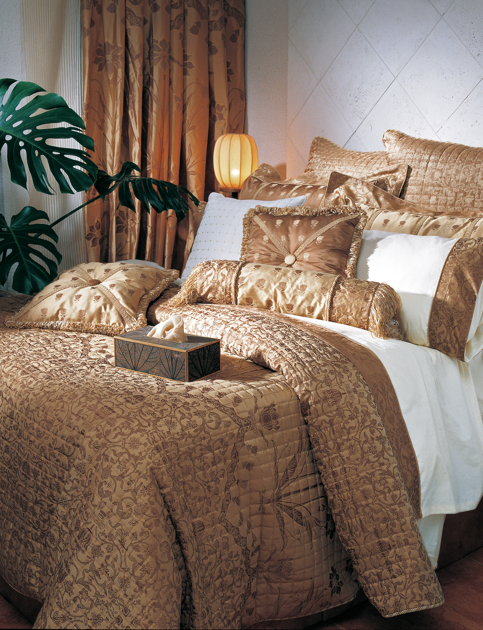 为威尼斯系列棉麻混纺系列床品写100字的文案