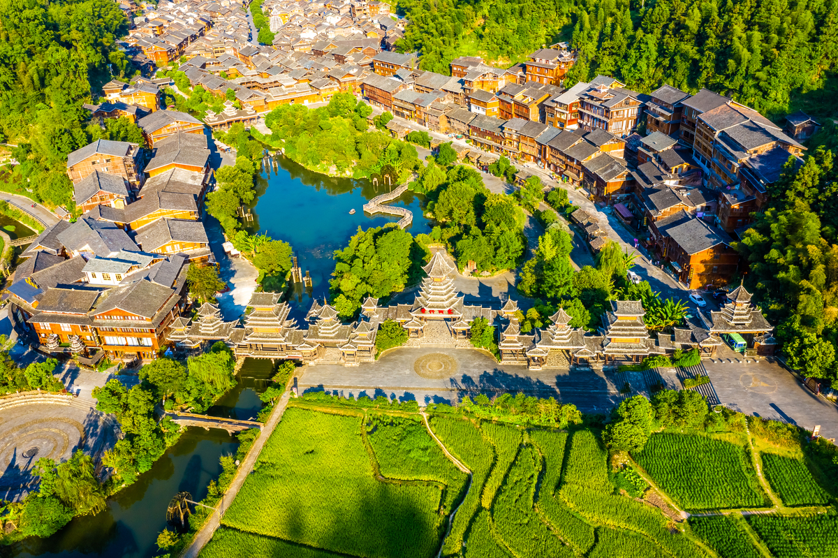 兴义市则戎镇纳具·和园康养小镇