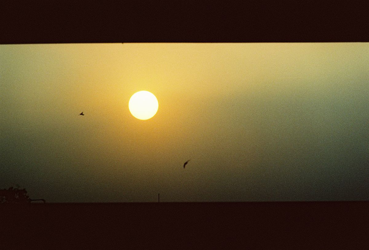 夕阳西下 晓月东升 - 对仗诗句赏析