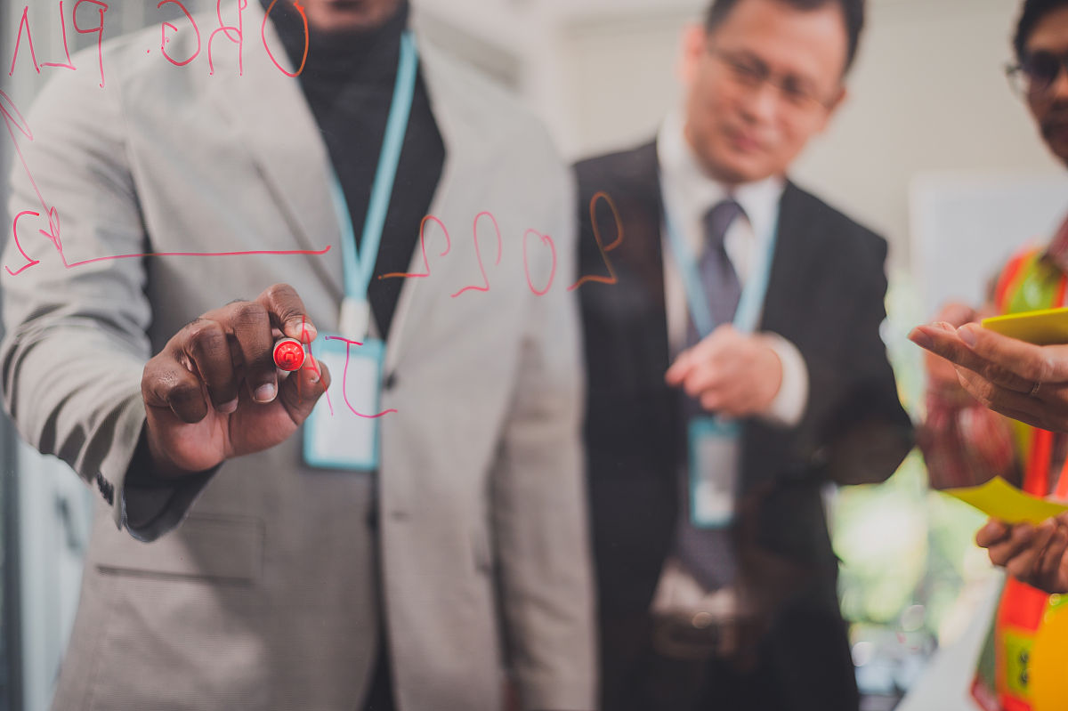 好想你公司发展战略的制定与实施论文按照
 
 4.1公司发展战略目标
 4.2公司发展战略选择
 4.3公司发展战略实施