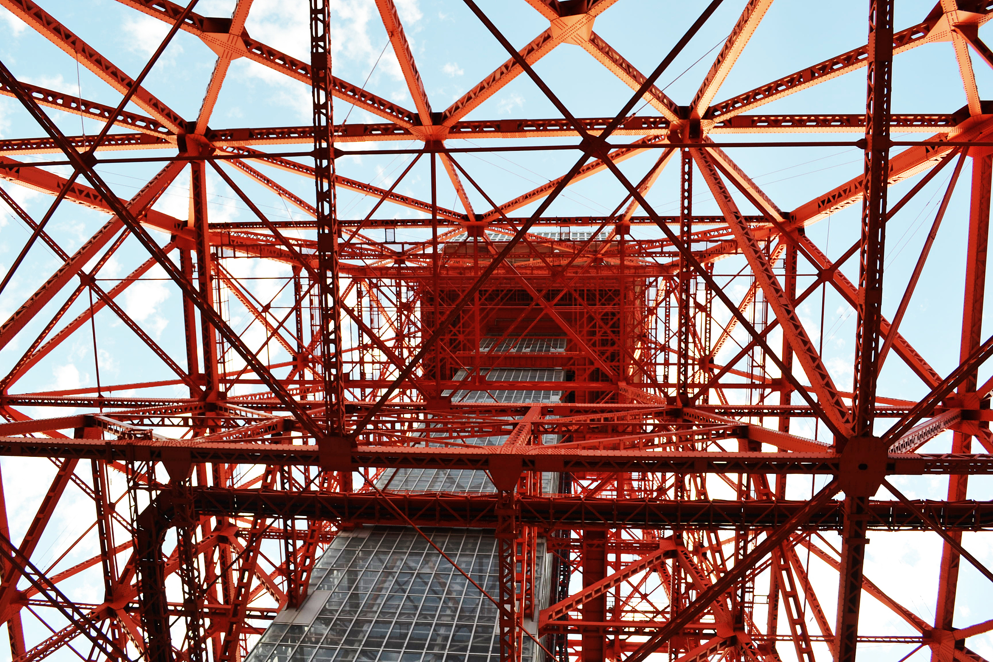 请列举出来三个免费生成图片的网站