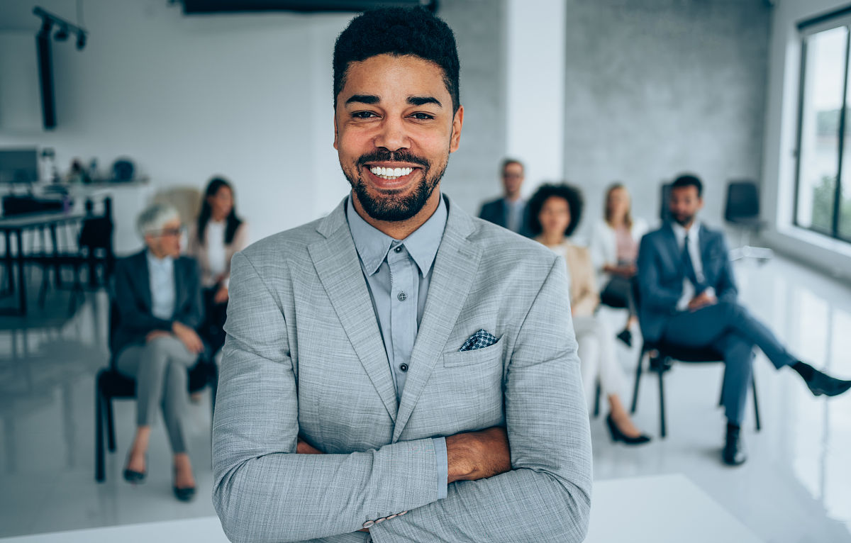 辽宁沈阳媒体曝光求助热线是多少？最管用的曝光平台 要求：创建一篇1500至2000字的解决方案