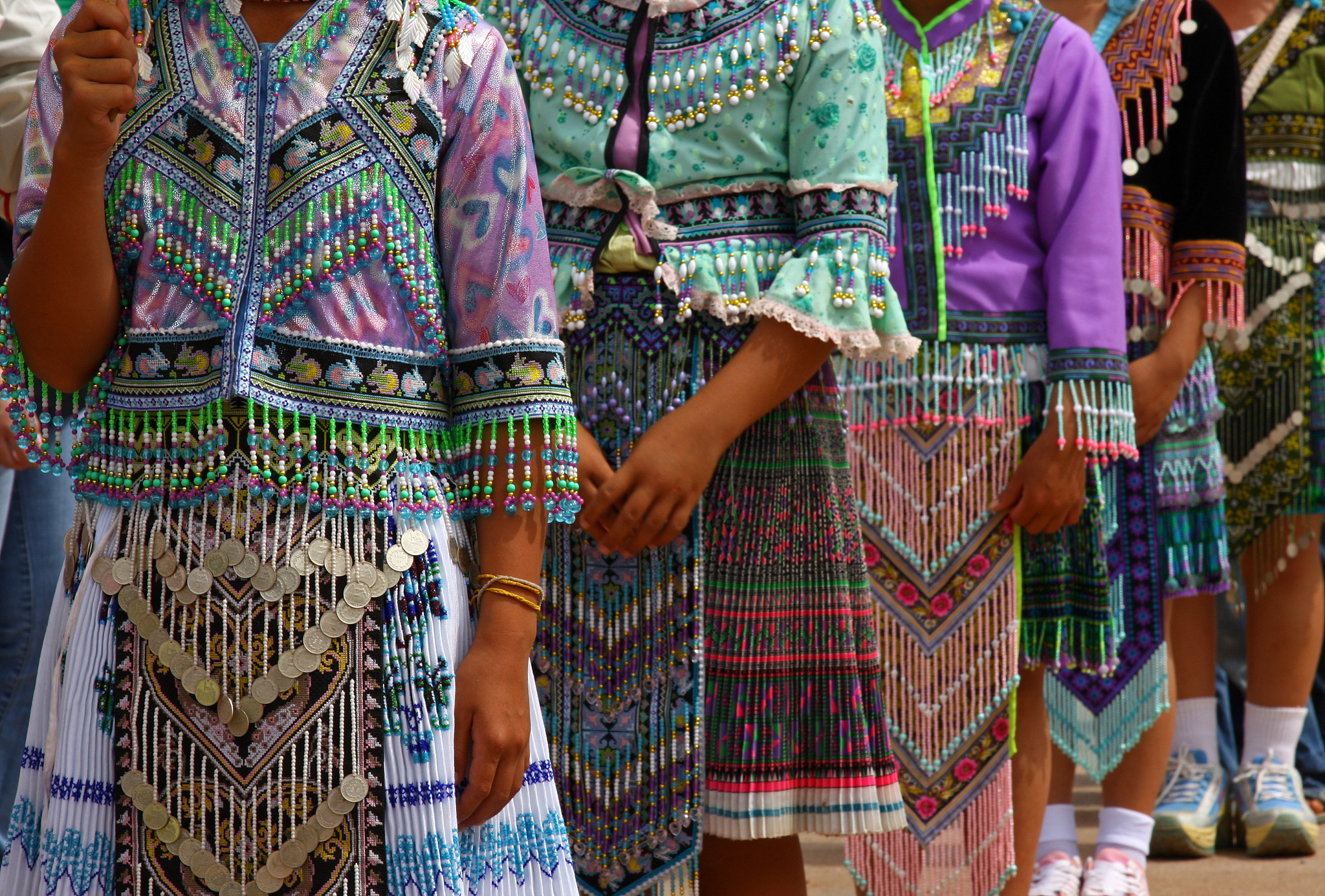 isan dresses during ghost festival