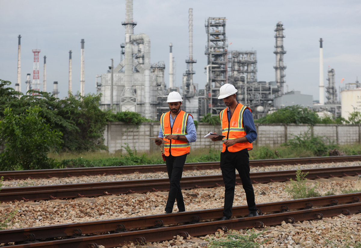 男生学铁路专业：可行性分析及未来发展方向