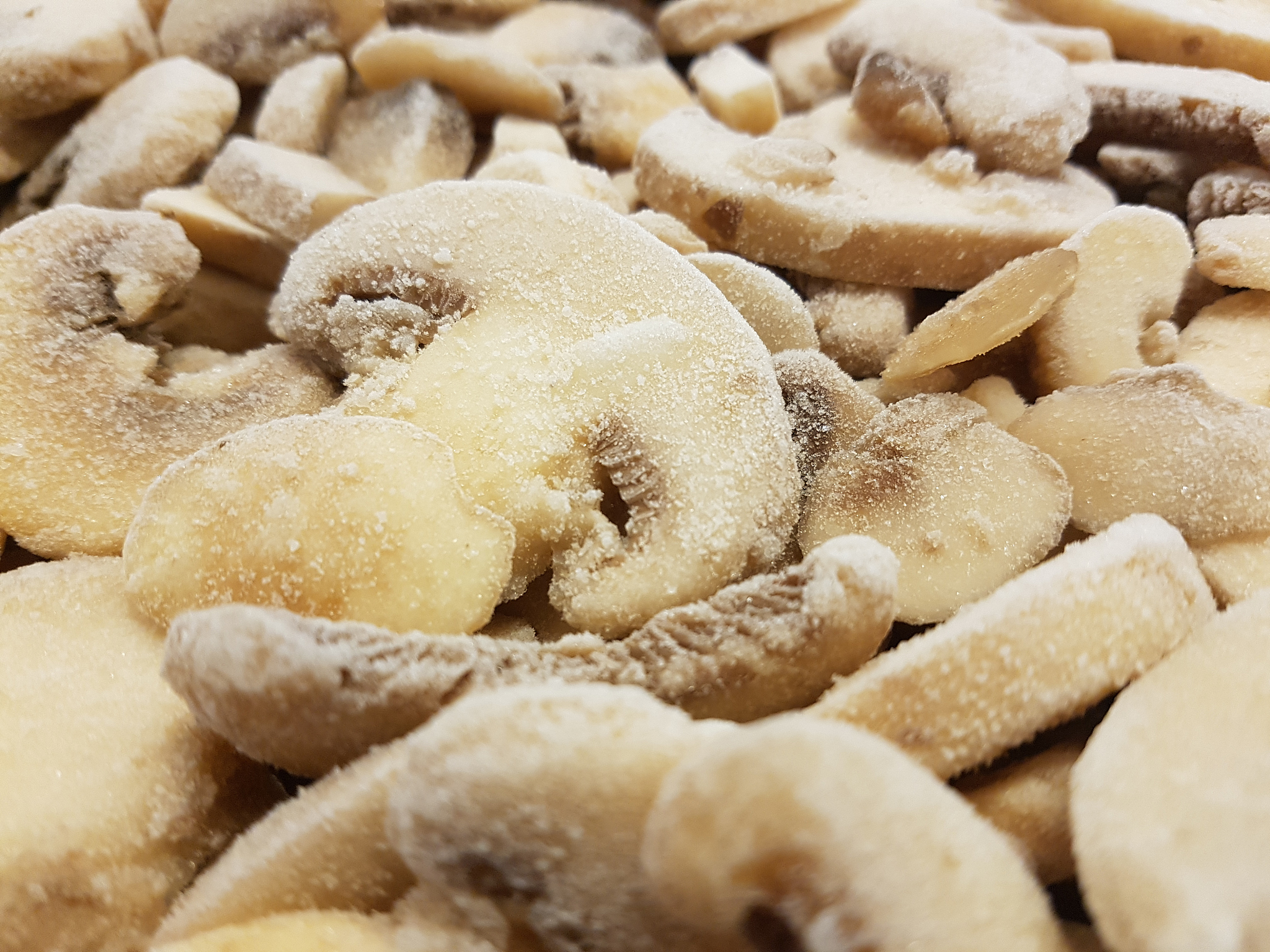 冻品原材料分割成小块保质期还执行原材料日期吗回答加拓展。