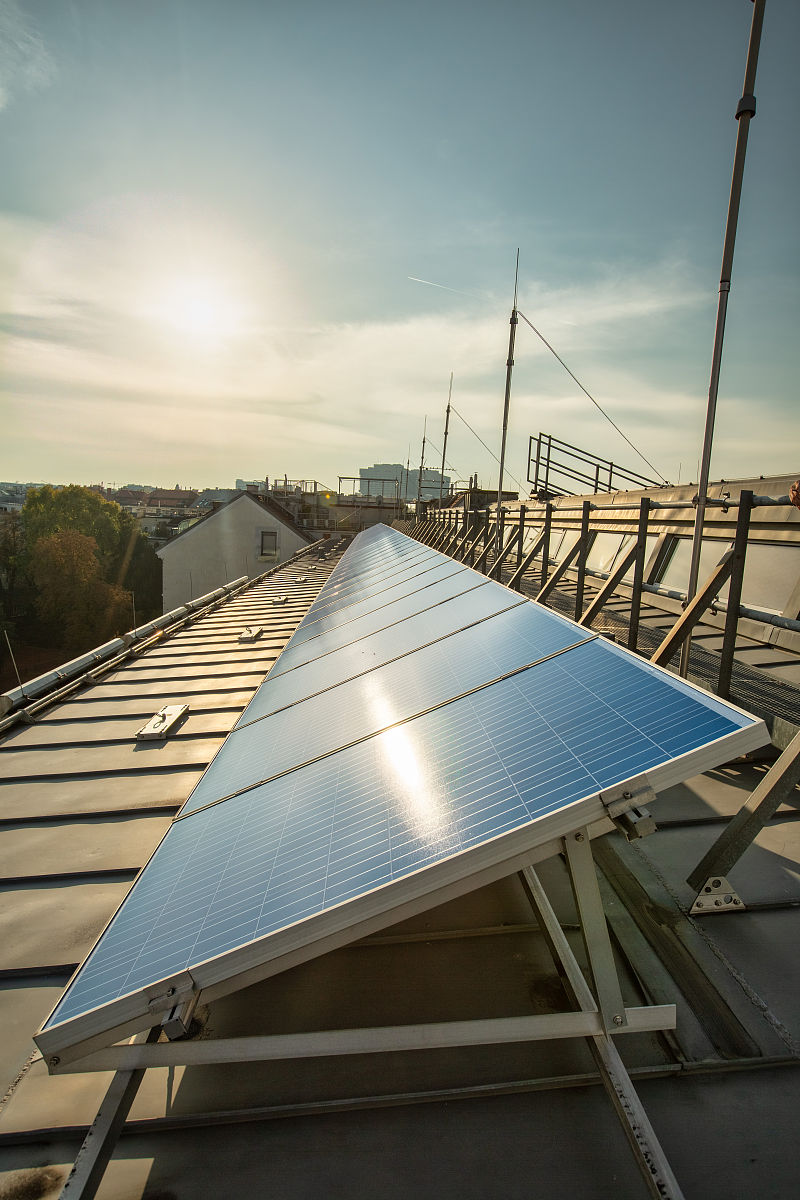 塔式太阳能光热发电站定日镜场参数设计优化