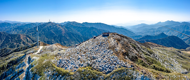 请根据今天中国湖南省永州市蓝山县的实时天气情况出示一份针对城乡结合部中小学生暑期安全提示。
