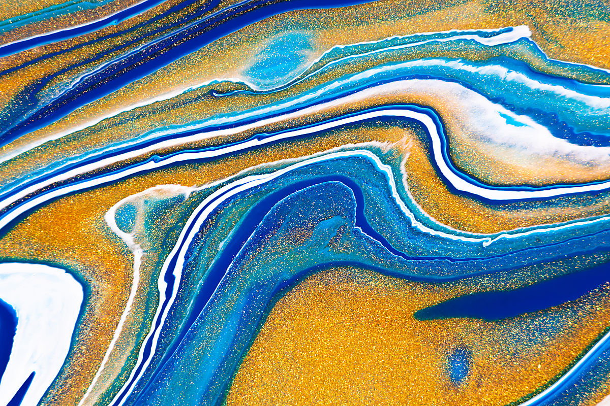 出生的时候外面有彩虹性王帮我起一个名字