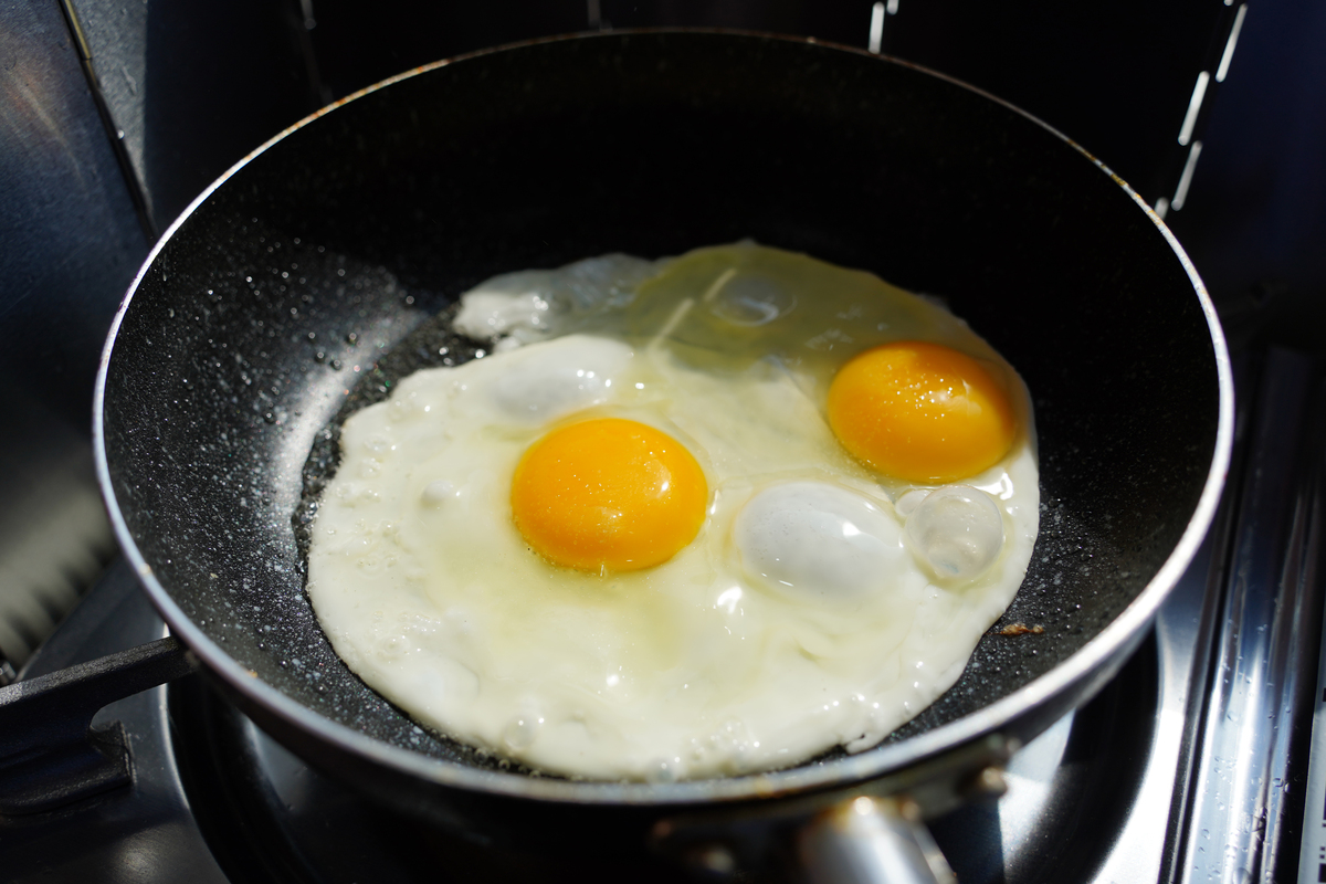 怎么打荷包蛋不会散不会起泡