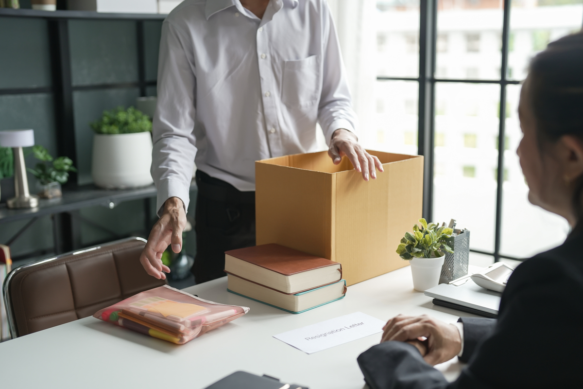 写一份200字的辞职报告