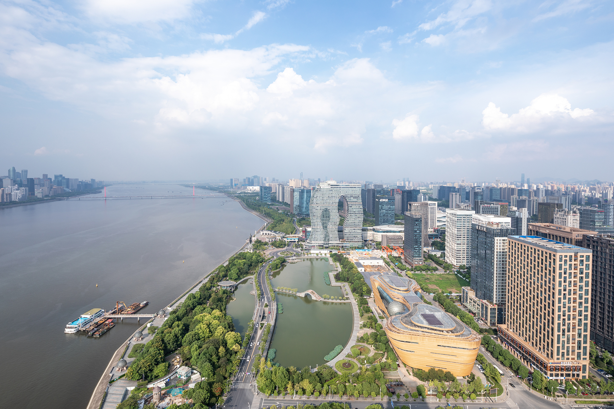 俯瞰杭州滨江城市风光