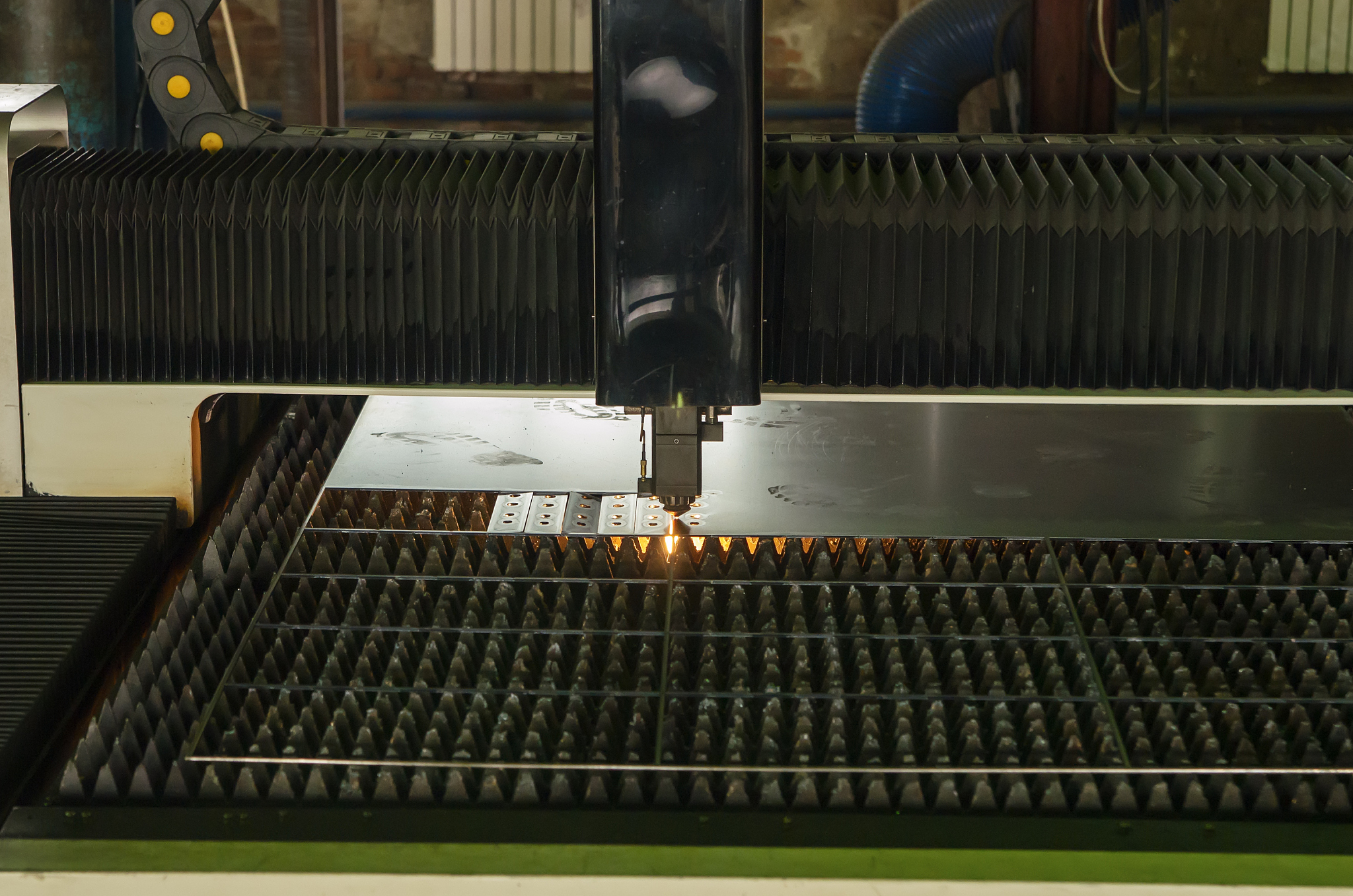 激光雕刻机雕刻印制板：20W功率雕刻0.02mm铜板速度详解