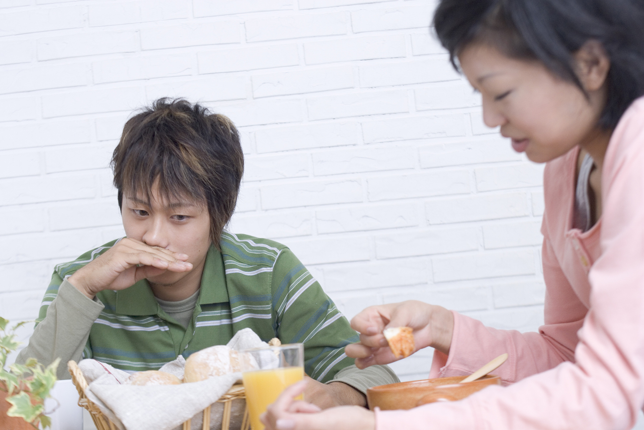 男朋友帮兄弟干活不接电话怎么办？
