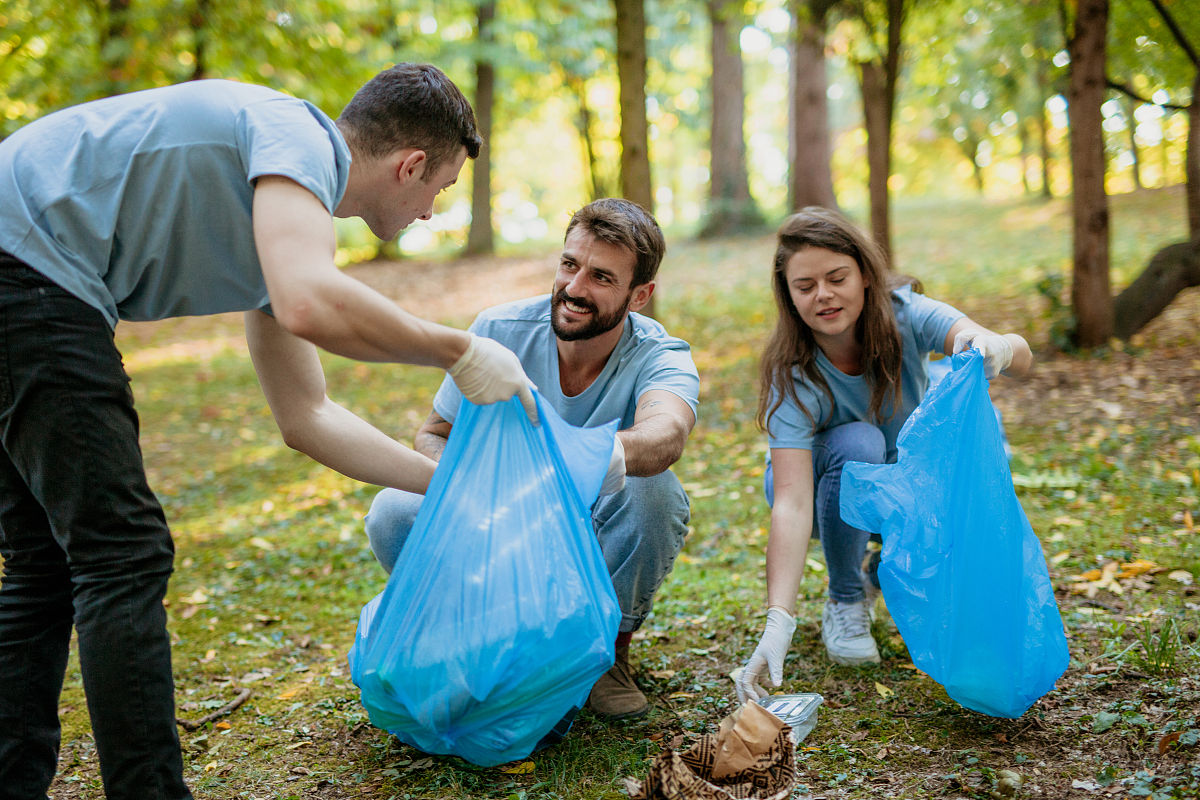 不耕而食不织而衣是什么意思_词语不耕而食不织而衣的意思