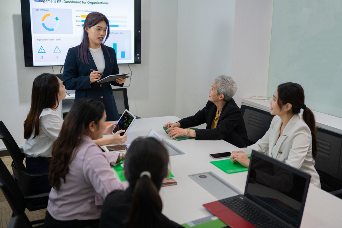 7人10分钟模拟演绎：如何有效管理沟通与倾听？