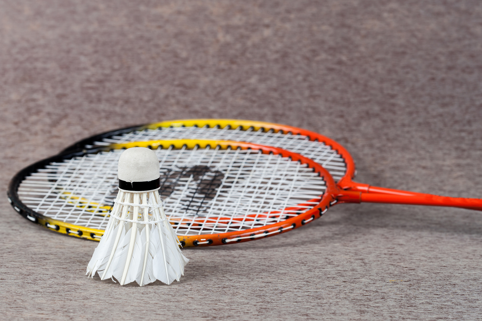 give 10 tennis string better than babolat rpm 17 for control