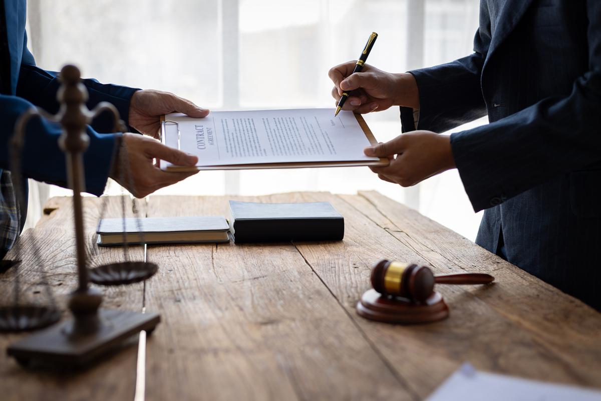 请问律师工作如何