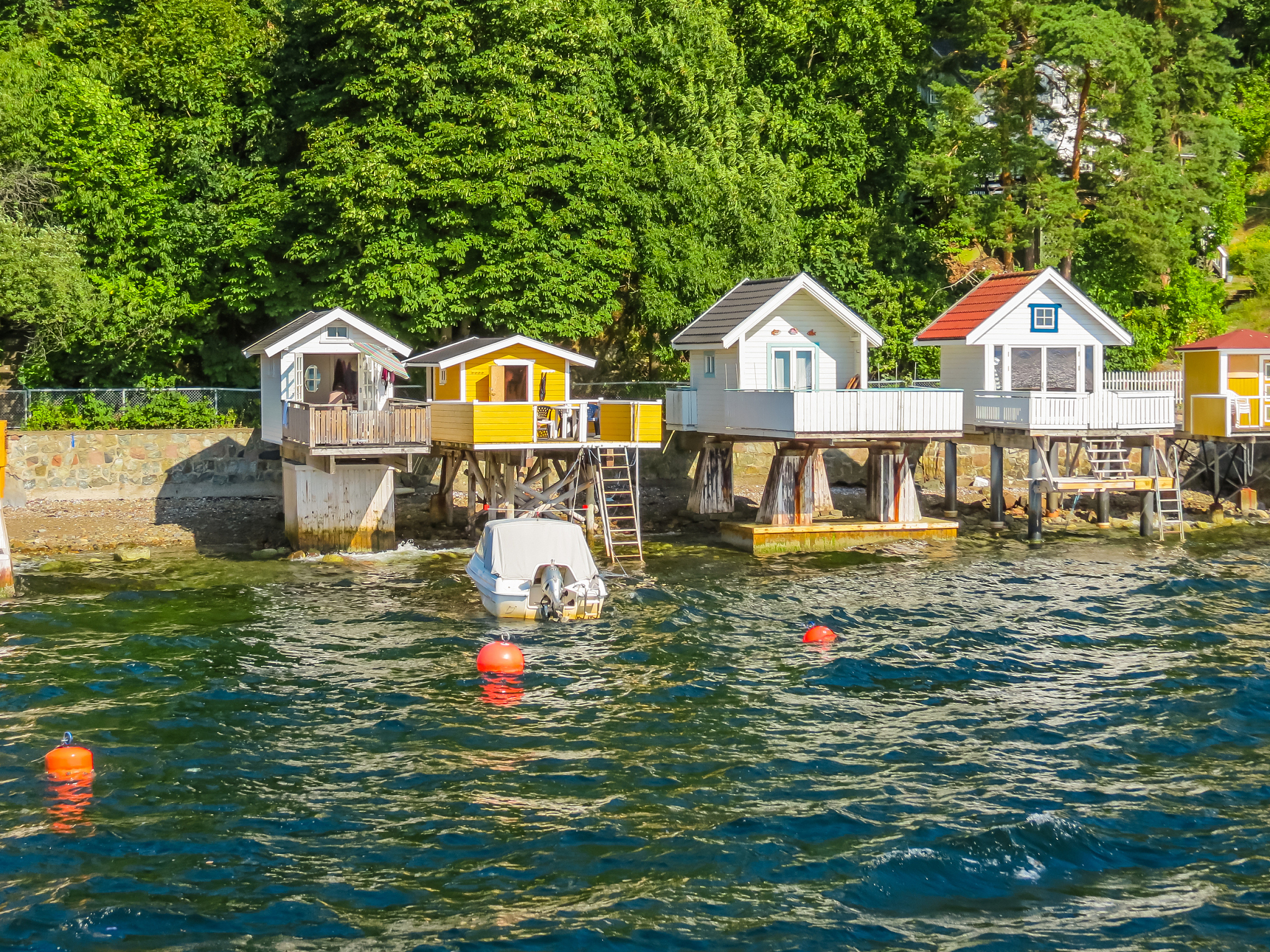 宁静小镇：远离喧嚣，回归自然的美好