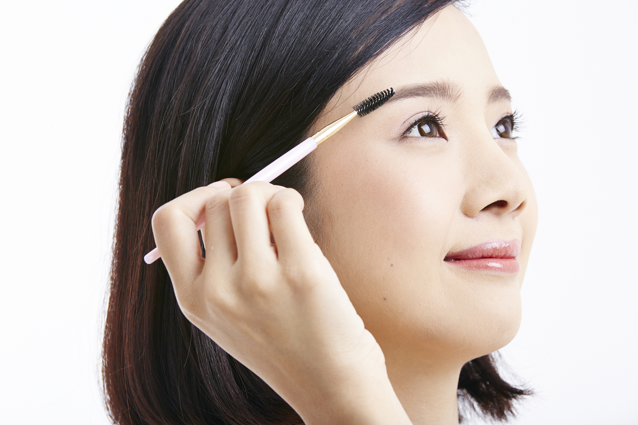 中性风眉毛画法：自然简洁的眉型打造