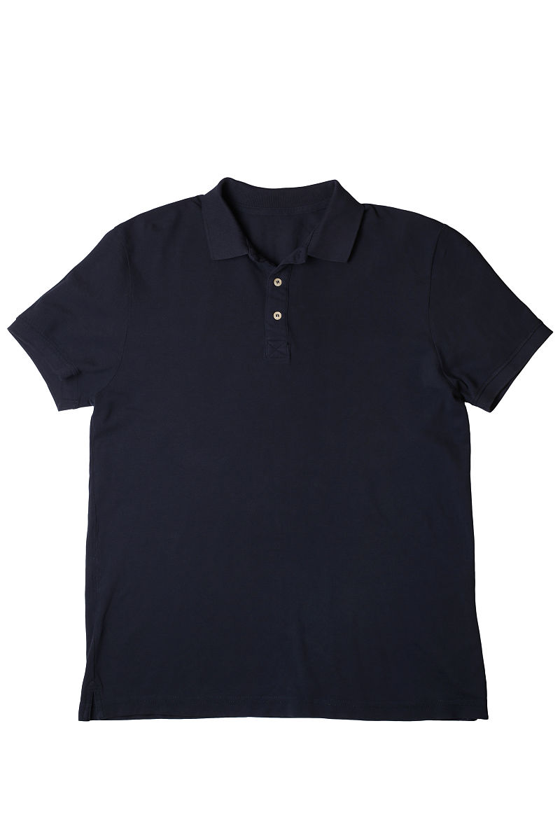 POLO衫的造型简洁简约色彩温柔绮丽将男孩子的恬静和乖巧展现。进行拓展一下200字