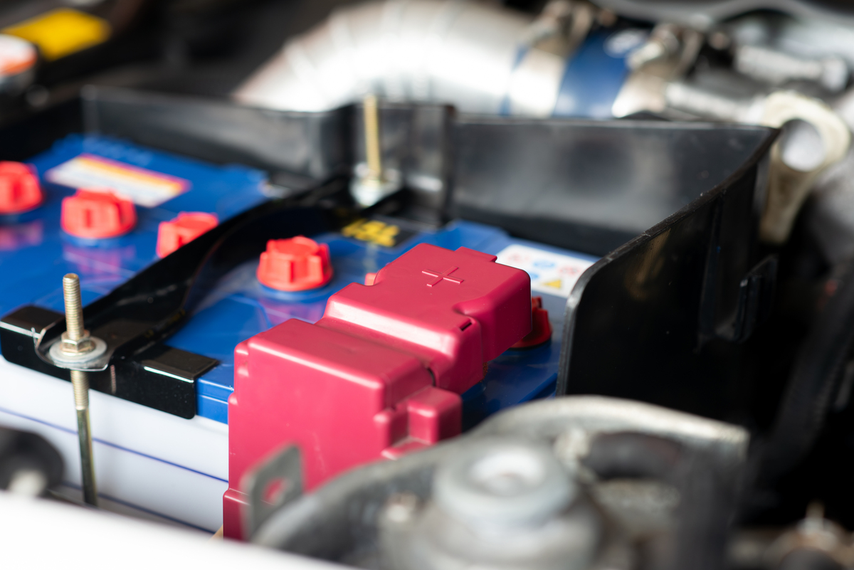 汽车油箱及电池安全开关检查