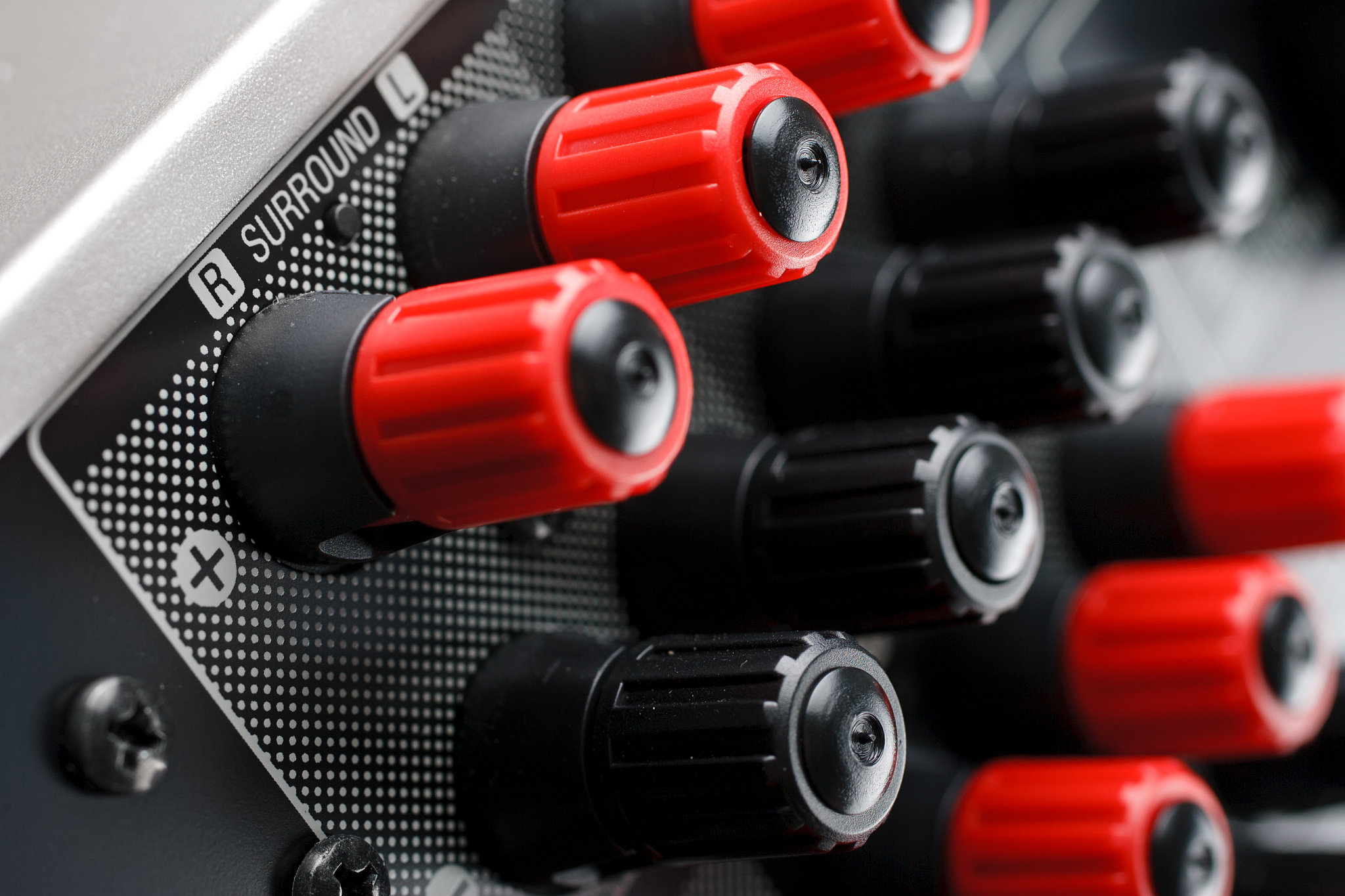 JT|0_66 低音喇叭尺寸：6.5 英寸，适合小型音响设备