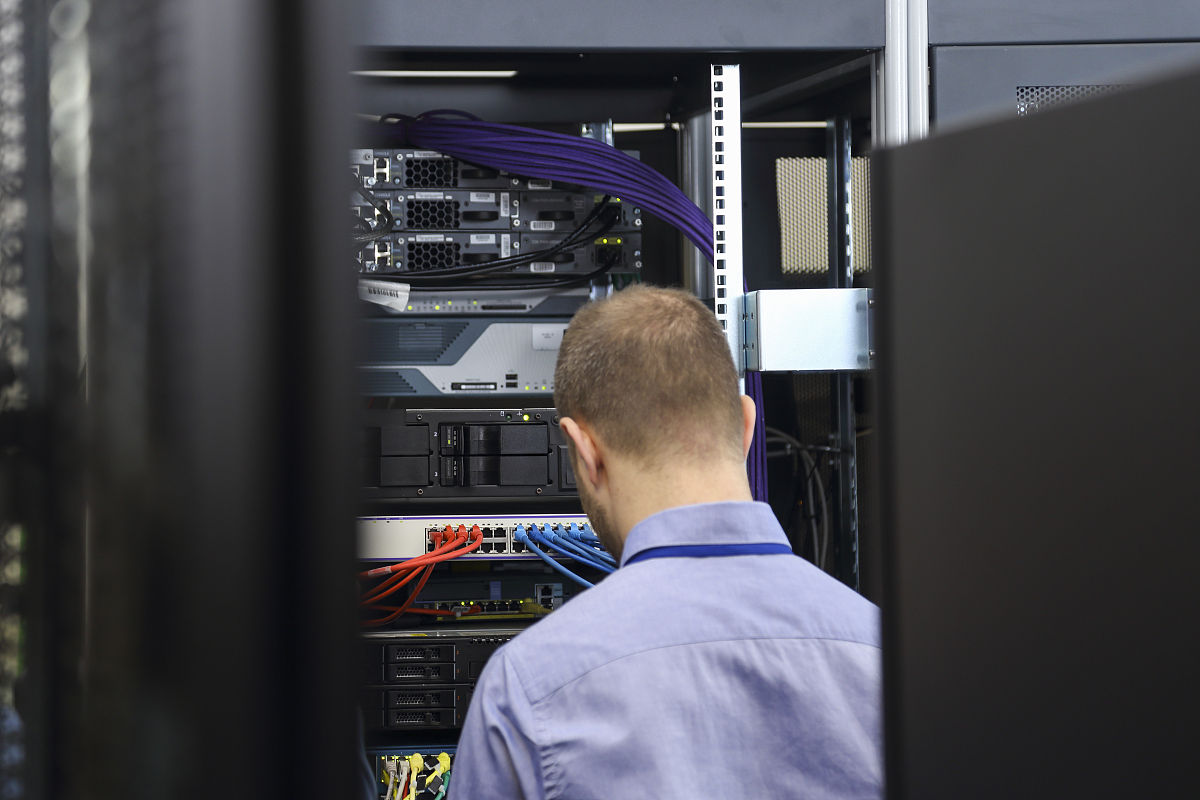 中建五局计算机运维实习总结：服务器维护实践与技能提升