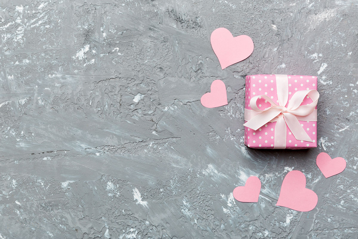 轻的你现在是一个初中生上周才参加了4×400米接力跑但是输了。请用小学生的文笔来写个《运动因而精彩》的作文不少于600字