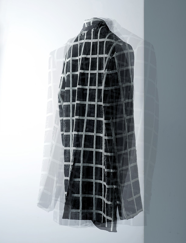 把下面一段话改写一下Marvelous Designer是韩国开发的一款专门制作布料特效的软件能够直观、有效、快速地进行服装设计具有直观的图案设计功能可以模拟出各种各样的复杂布料及布料动力学效果。Marvelous Designer通过绘制2d板片水平或垂直的移动板片上的点或线通过输入的数值可以制作精确的点或线甚至按照比例将线段进行分割安排点和固定针然后再进行三维物理运算得到布料褶皱。Marvel