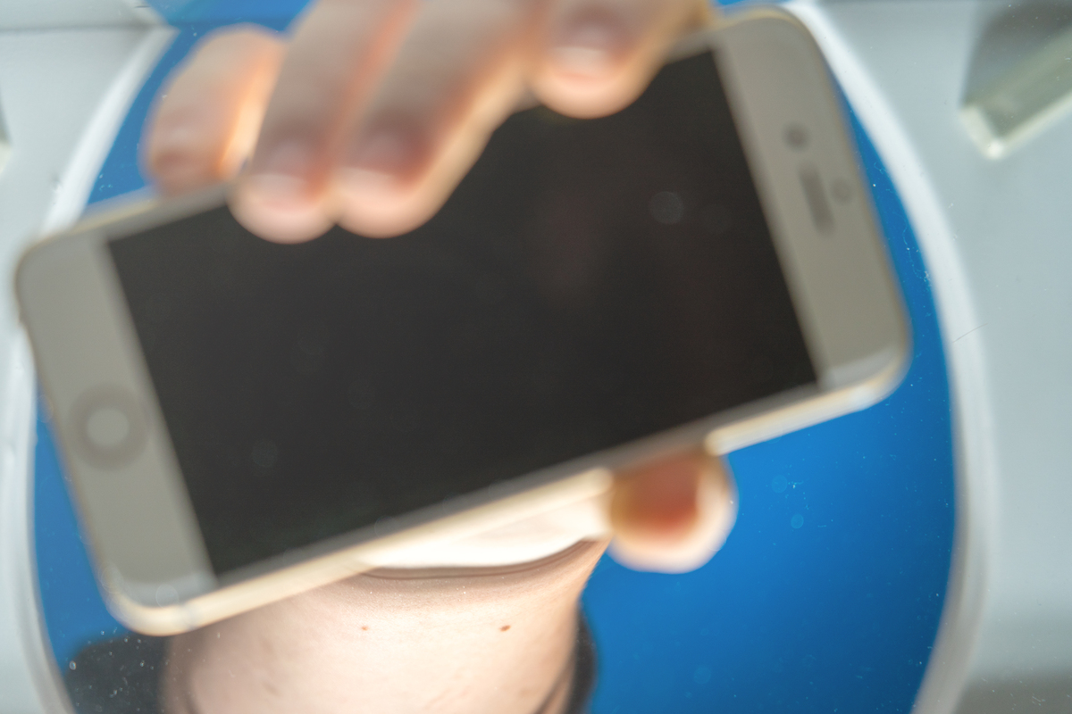 手机摔一下来信息无声音是什么原因 解决步骤帮我用200字详细描述