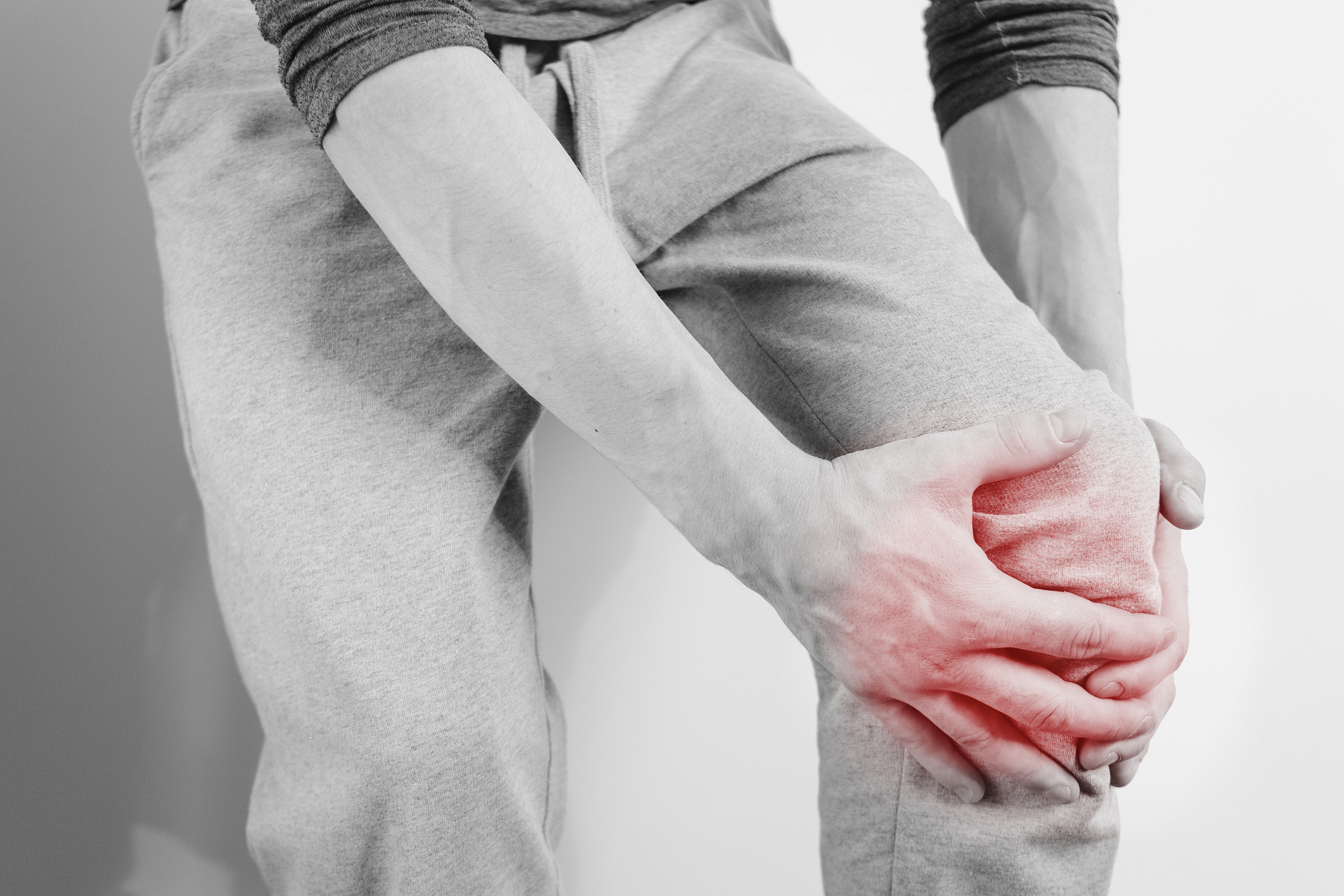 knee pain man