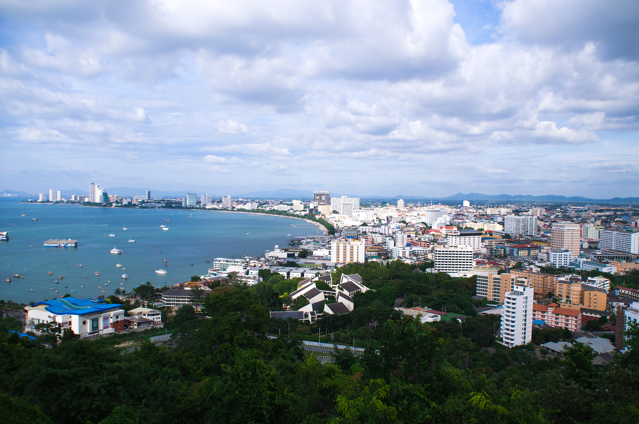 pattaya beach on cloudy day